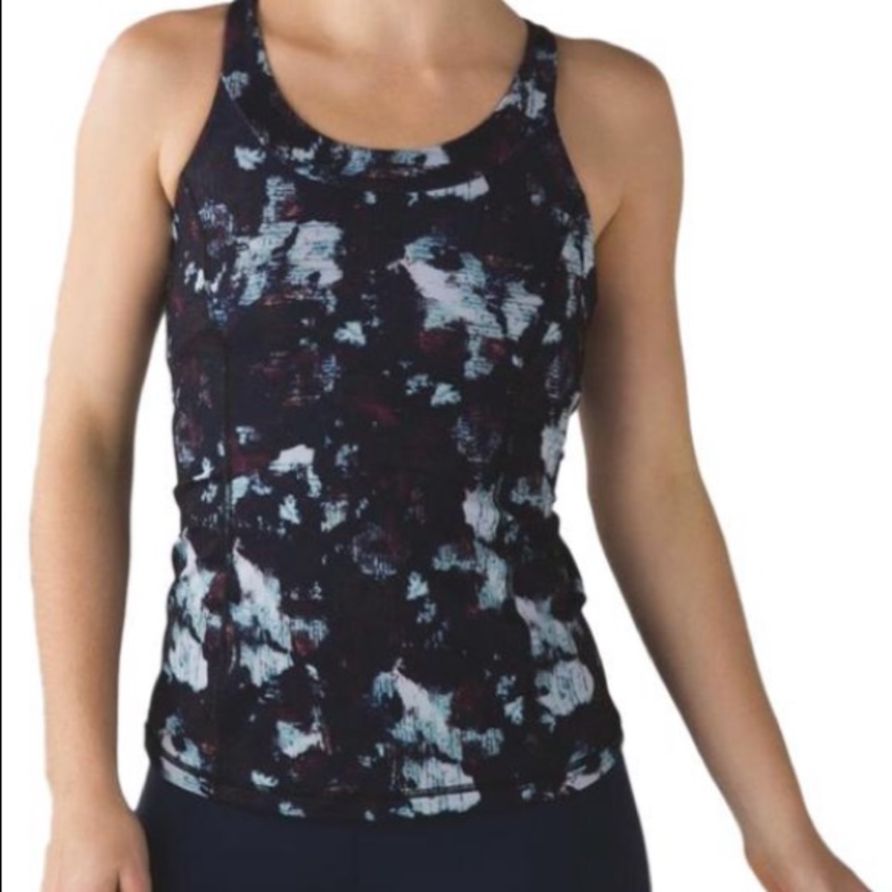 LULULEMON Enhearten Tank Abstract Print Built In Bra Size 4